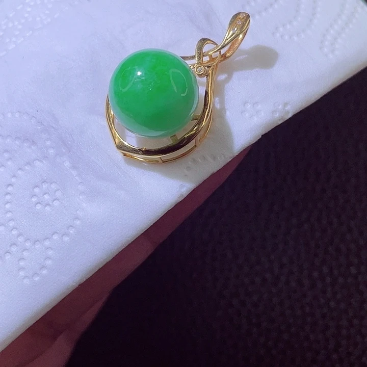 颈饰18K金镶嵌翡翠翡翠