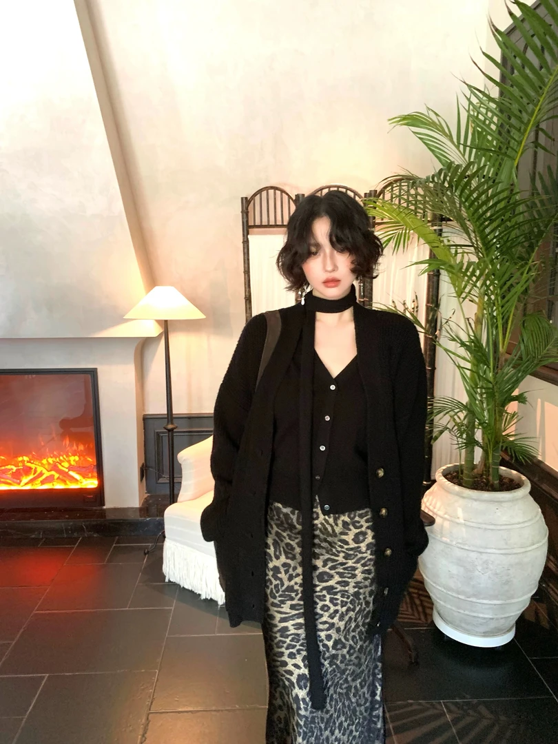 酒午【慵懒日光】港风复古秋季羊毛混纺针织开衫中长款外套KLF4263