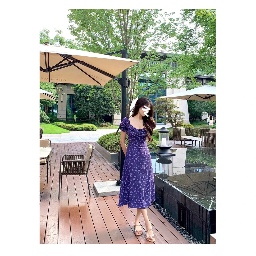 法式方领长款碎花连衣裙紫色夏季海边度假风荷叶边系带收腰茶歇裙