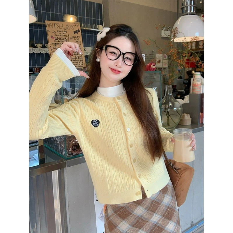 韩系鹅黄色麻花编织毛衣针织开衫外套女秋冬季高级感刺绣修身上衣