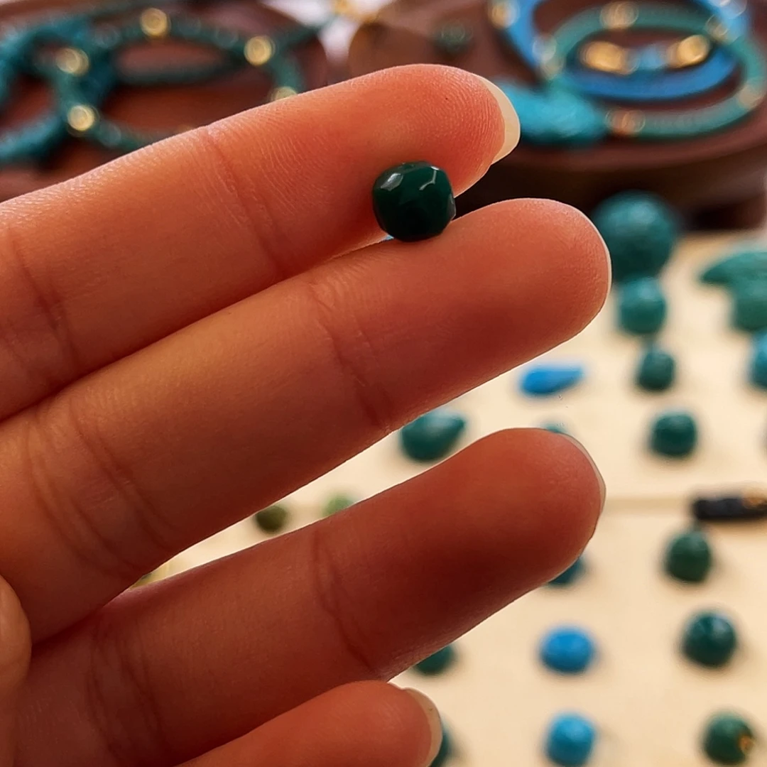 绿松石未镶嵌把件