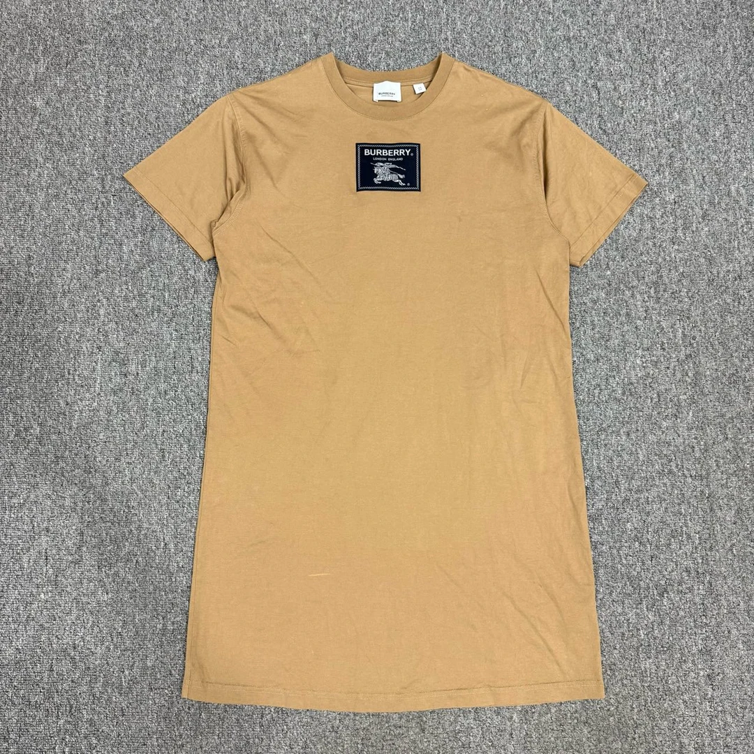 99新 BURBERRY/博柏利 13304113 nz卡其色战马标长款短袖T裙 XS码