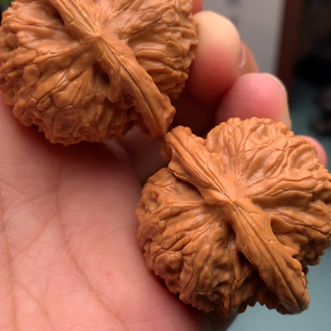 蓝***林文玩核桃吊坠金麒麟57