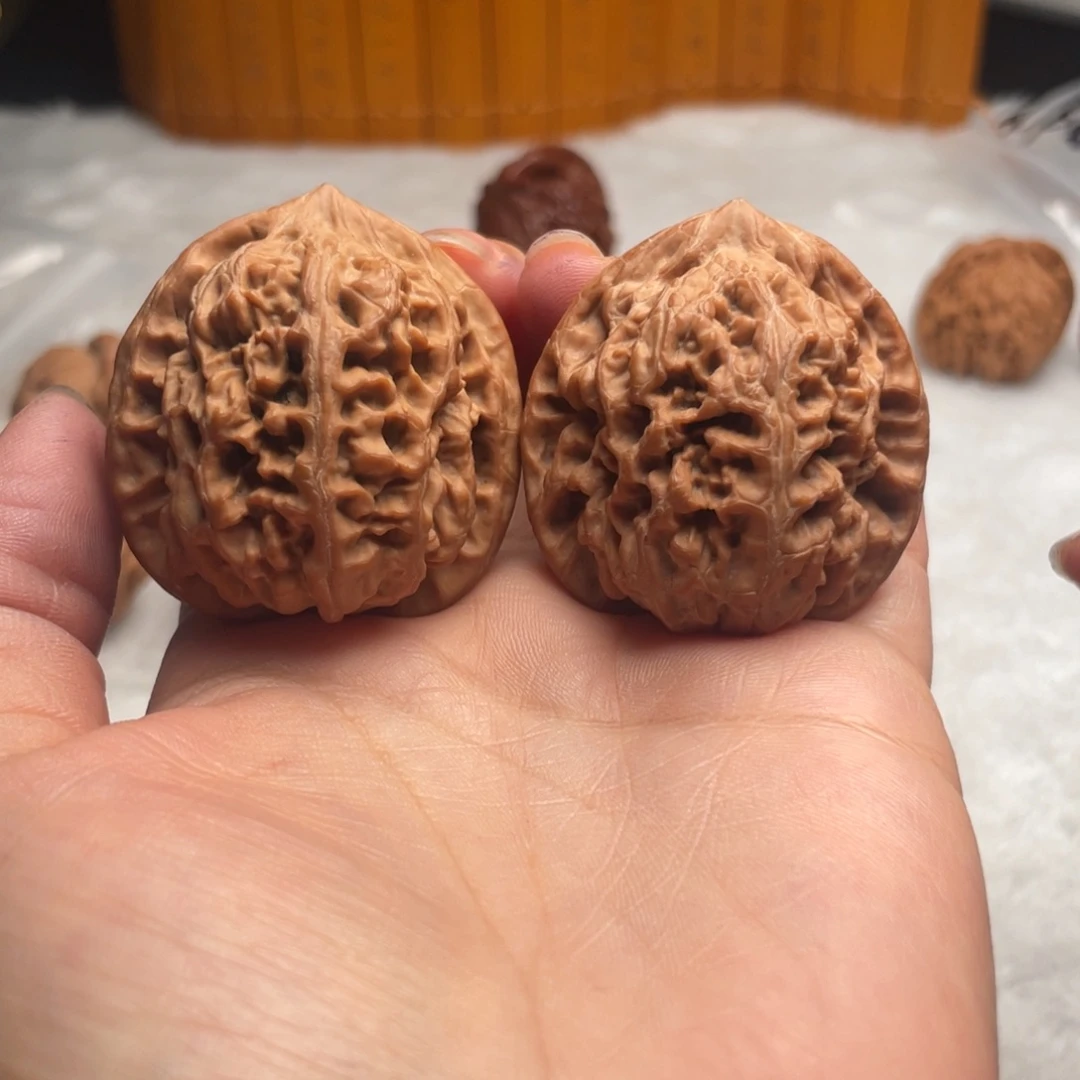 琮***文玩核桃把件W 28 41 凤凰台