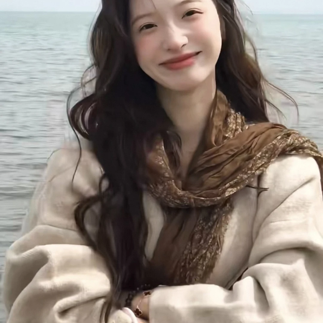 民族风秋冬新款褶皱披肩百搭小碎花旅游丝巾女保暖复古文艺围巾