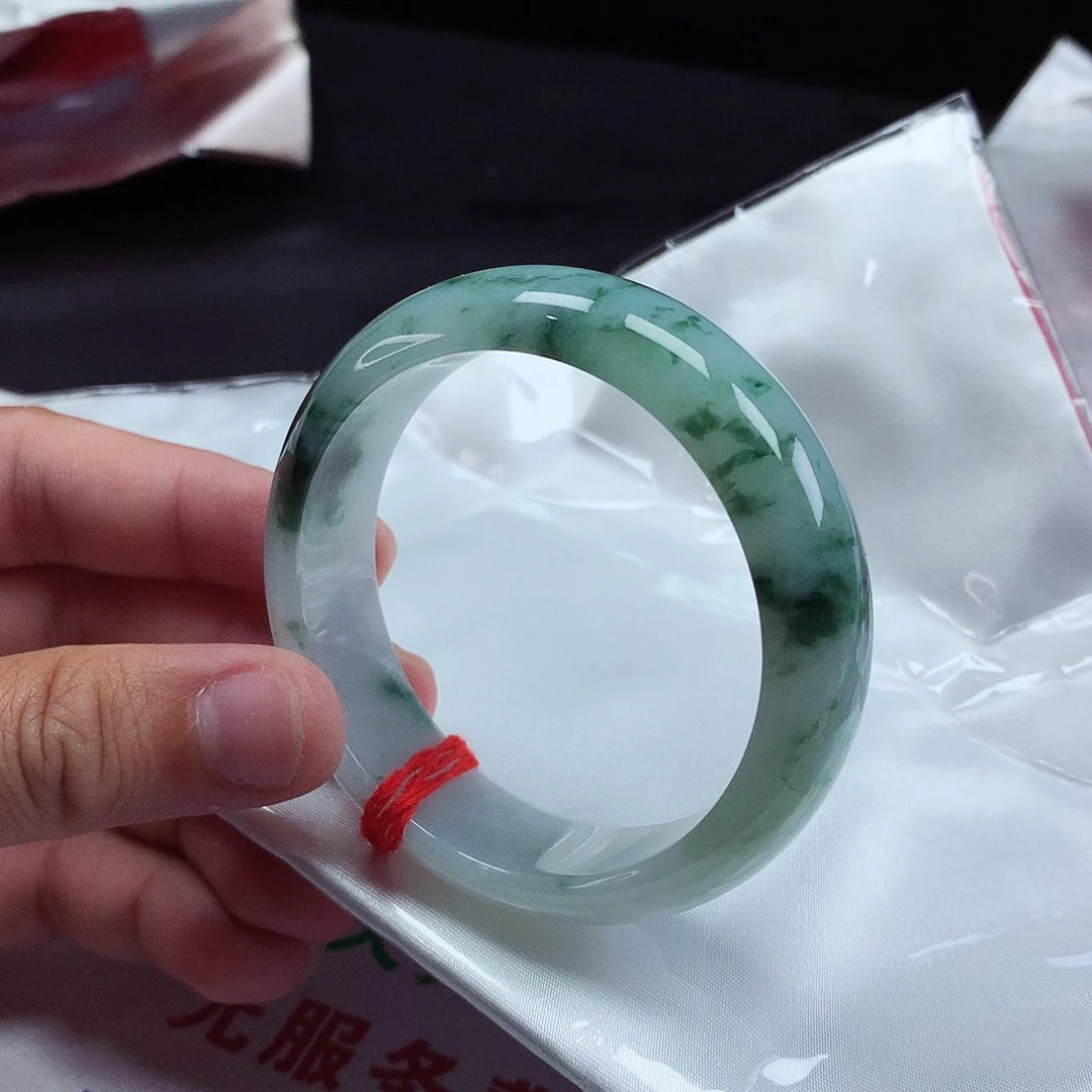 翡翠手镯未镶嵌花****雪54正圈