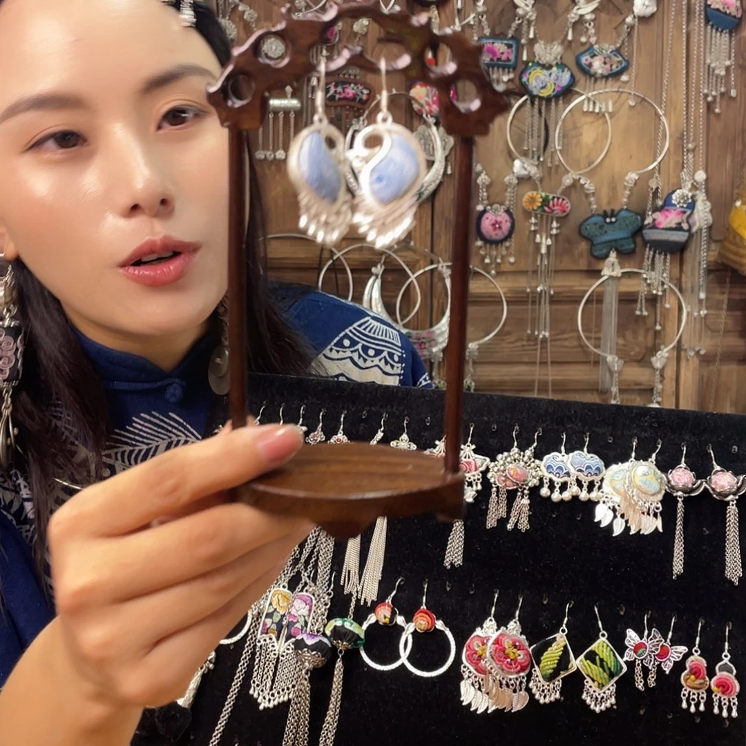 花岗石铁合金耳环