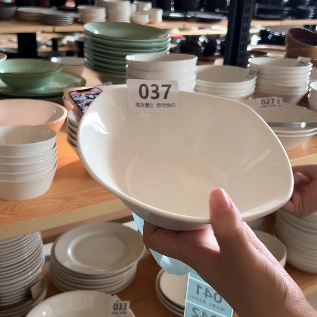 新骨瓷037微瑕暖白6.5寸四方翘角碗