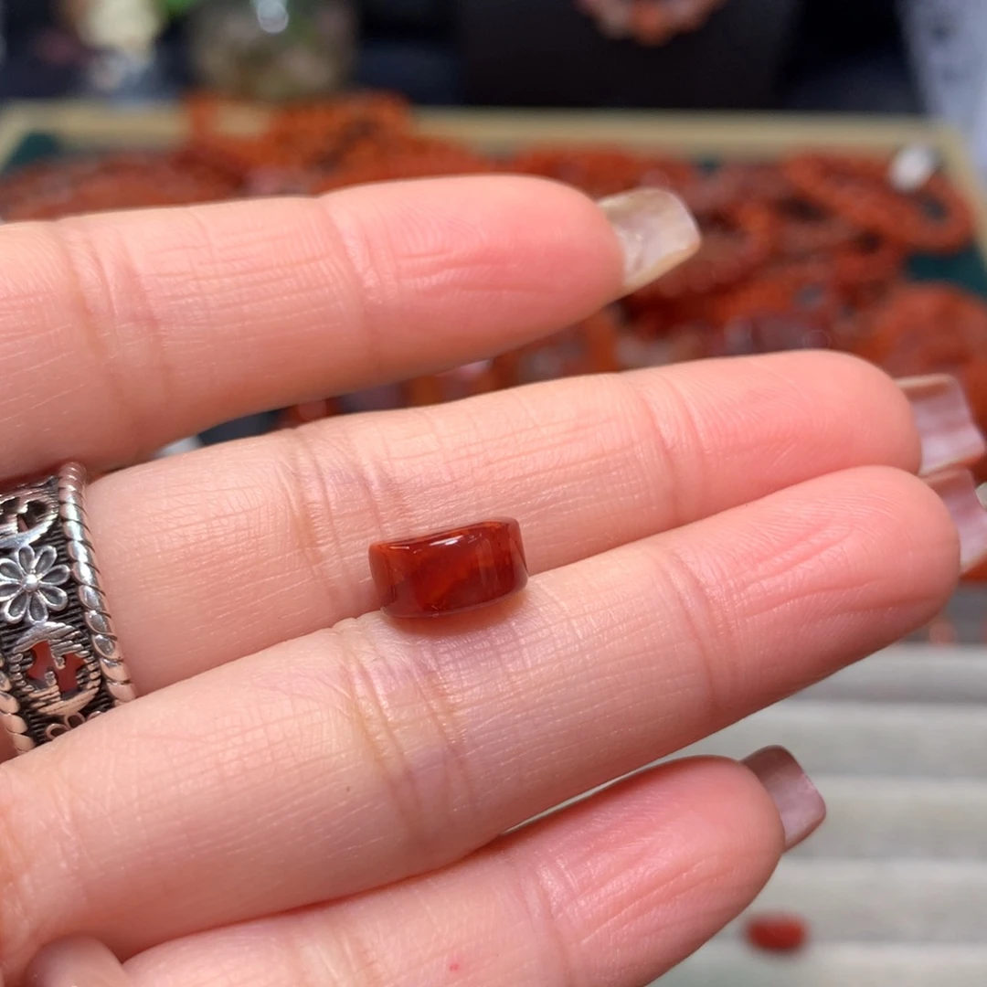 【闪购商品】南红玛瑙隔片未镶嵌馒**团