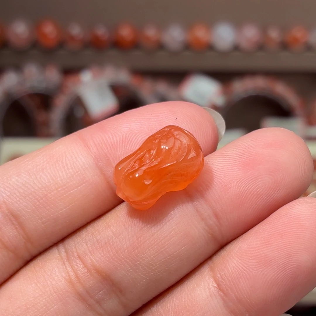 未镶嵌川料南红玛瑙通孔白菜