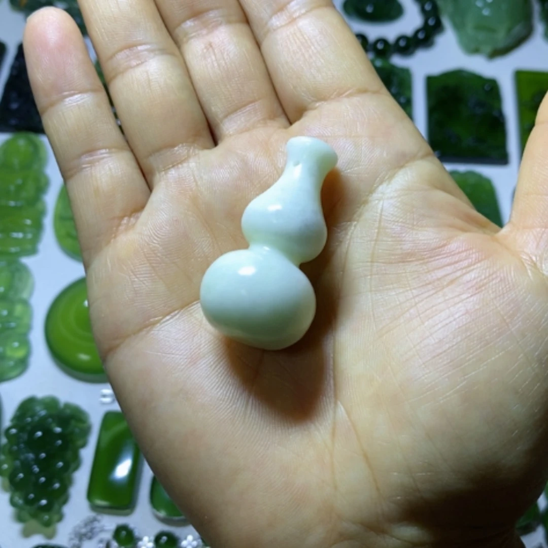 【闪购商品】未镶嵌蛇纹石玉颈饰
