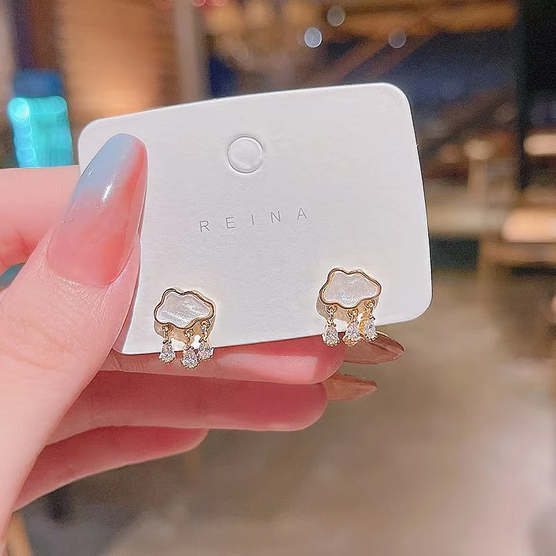 合金耳饰 耳钉时尚甜美女简约轻奢金色日韩饰品浅几何镶嵌设计感