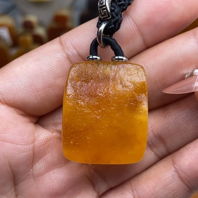 【闪购商品】琥珀颈饰未镶嵌