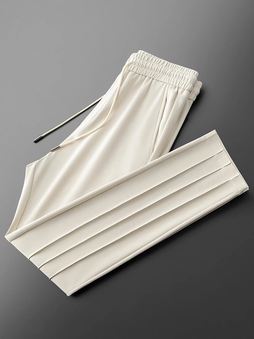 凯邦威秋季打造柔软冰丝面膜触感时尚三杠卫裤男士宽松直筒休闲裤