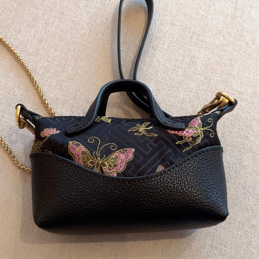 牛皮（革）展厅同色同款