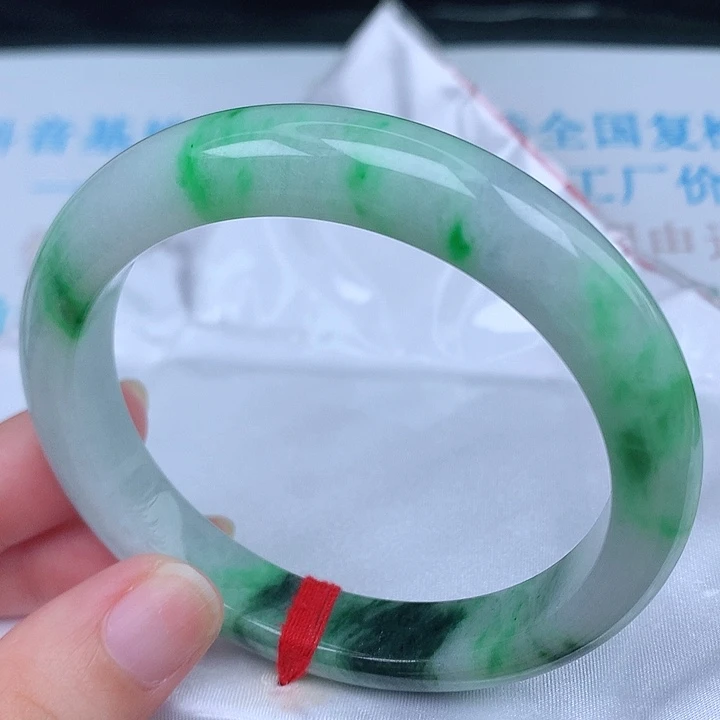 未镶嵌手镯翡翠天然