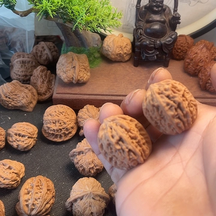 文玩核桃吊坠30荔枝纹