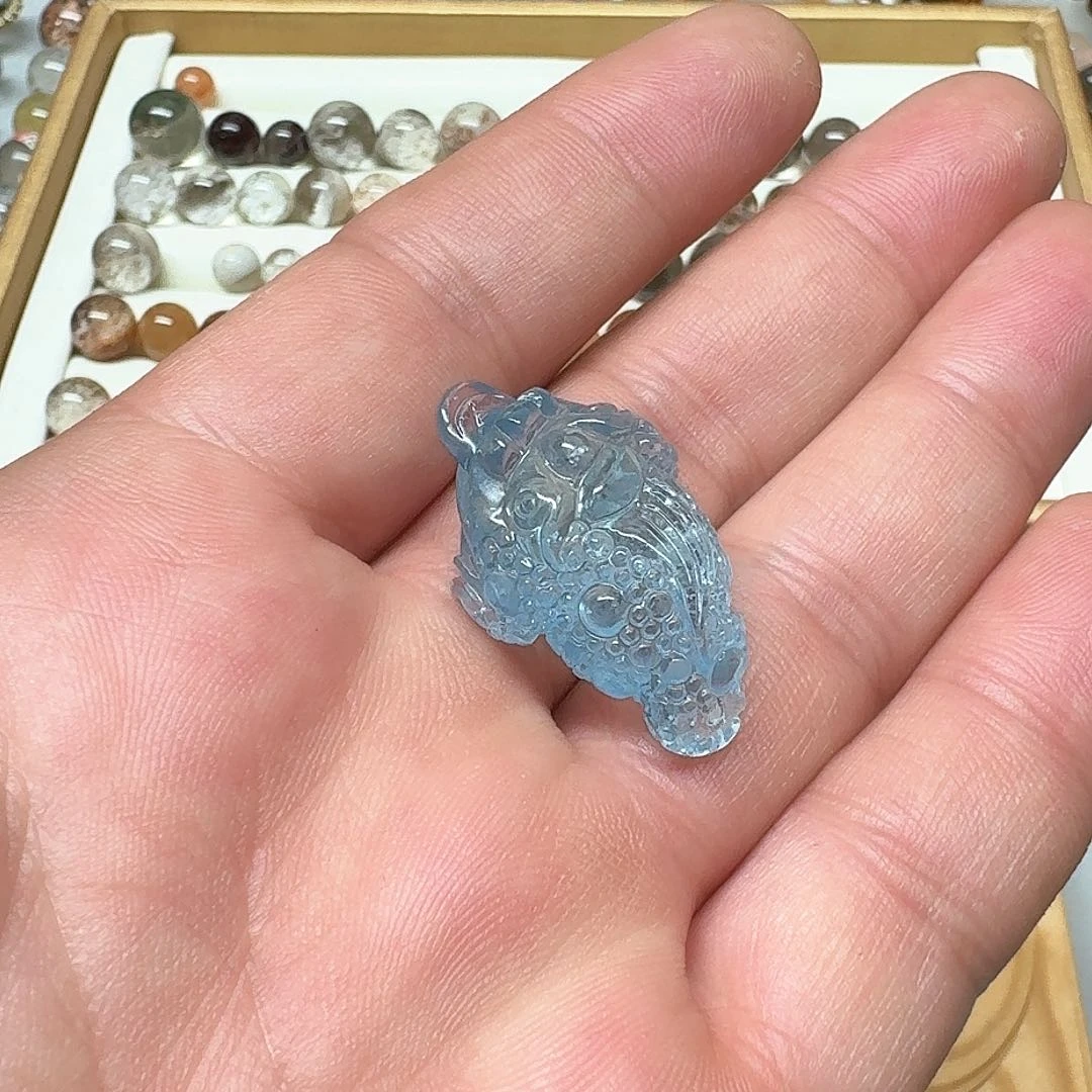 海蓝宝石颈饰未镶嵌包*