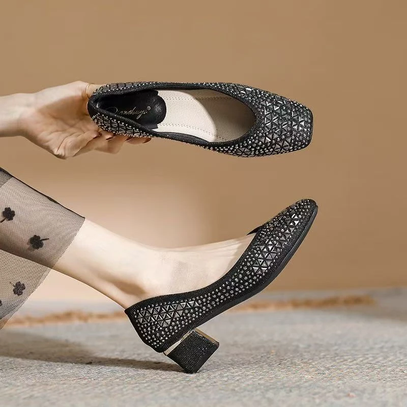 胶粘软面皮夏季法式粗跟透气单鞋尖头百搭bloketteT