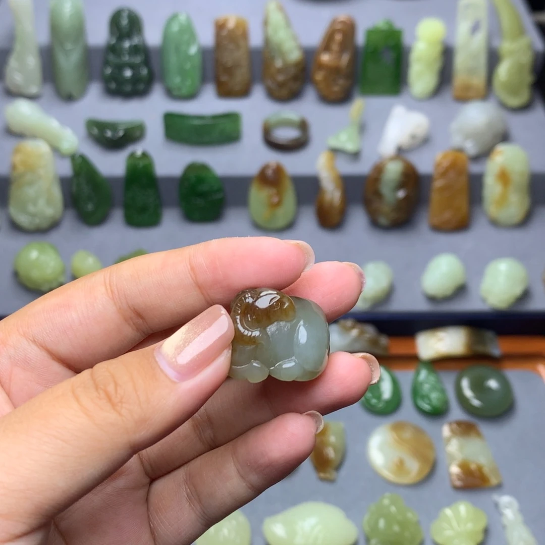 和田玉未镶嵌挂件