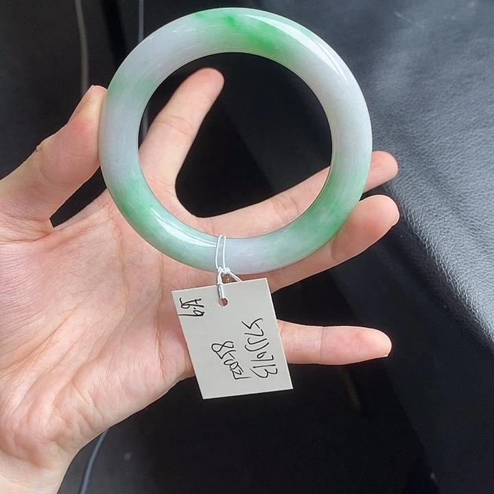 翡翠手镯未镶嵌黑*珠57圆条