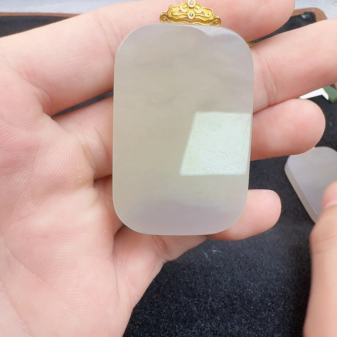 和田玉18K金镶嵌颈饰