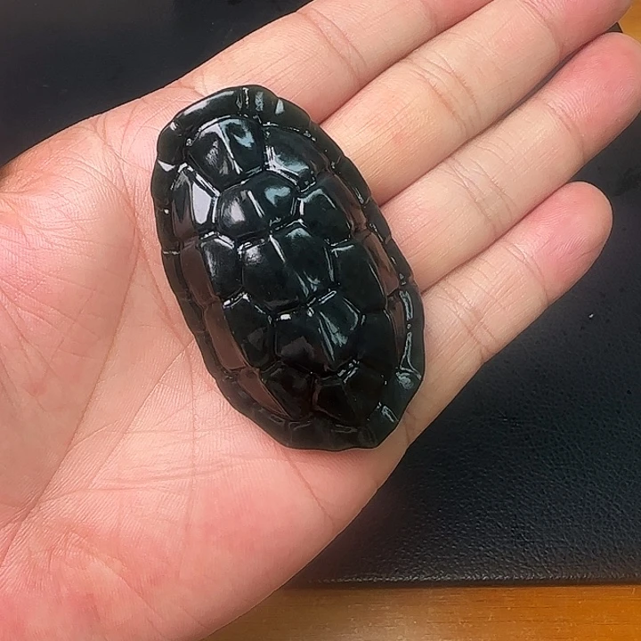 和田玉未镶嵌把件