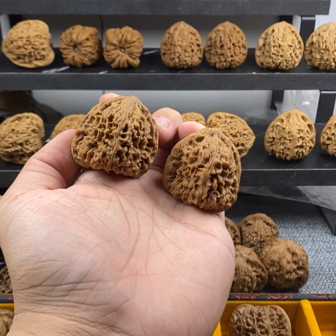 文玩核桃把件南疆石