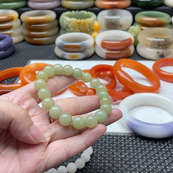 石英质玉手镯未镶嵌