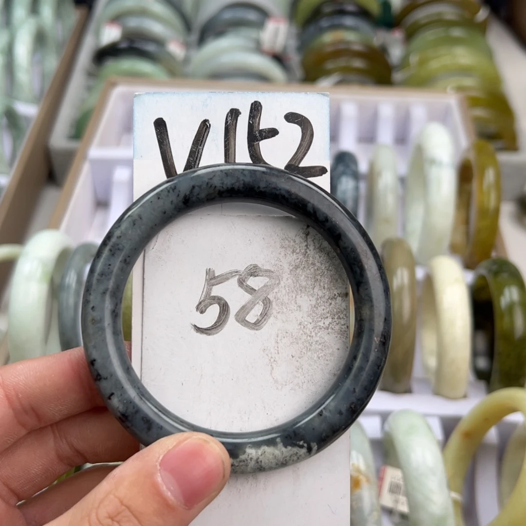 岫玉手镯未镶嵌天然岫玉微瑕