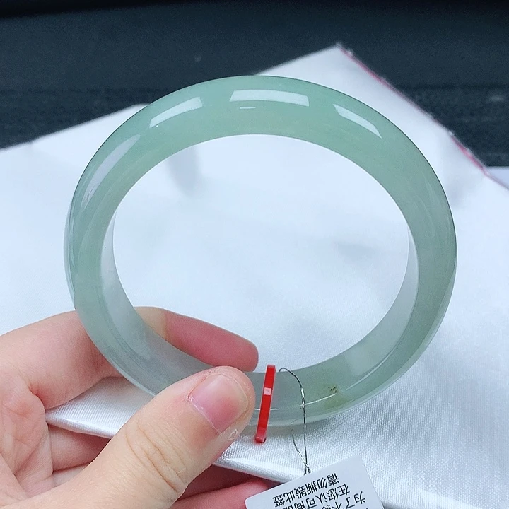 翡翠手镯未镶嵌58圈