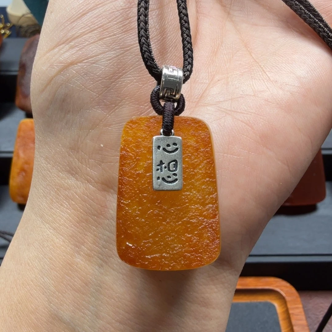 琥珀吊坠(赠链)未镶嵌