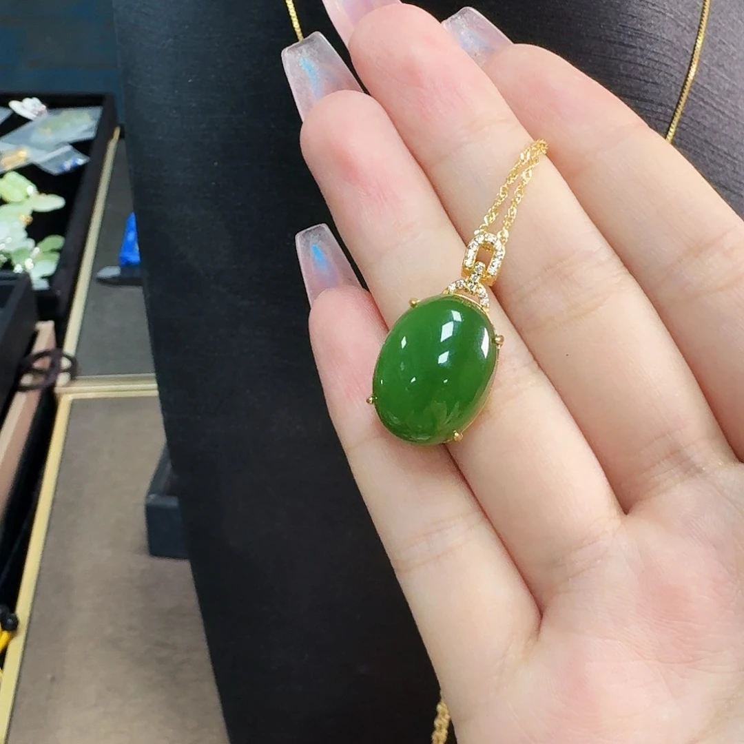 和田玉银S925镶嵌耳饰鸽子蛋吊坠