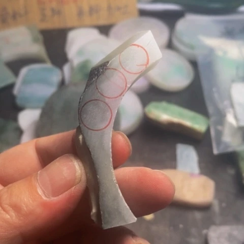 翡翠未镶嵌颈饰缅甸翡翠边角一个