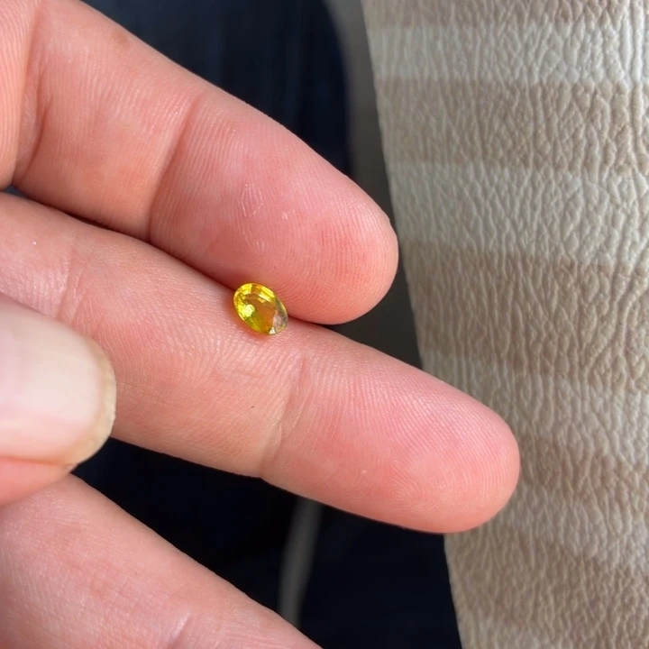 彩色蓝宝石裸石裸石1粒