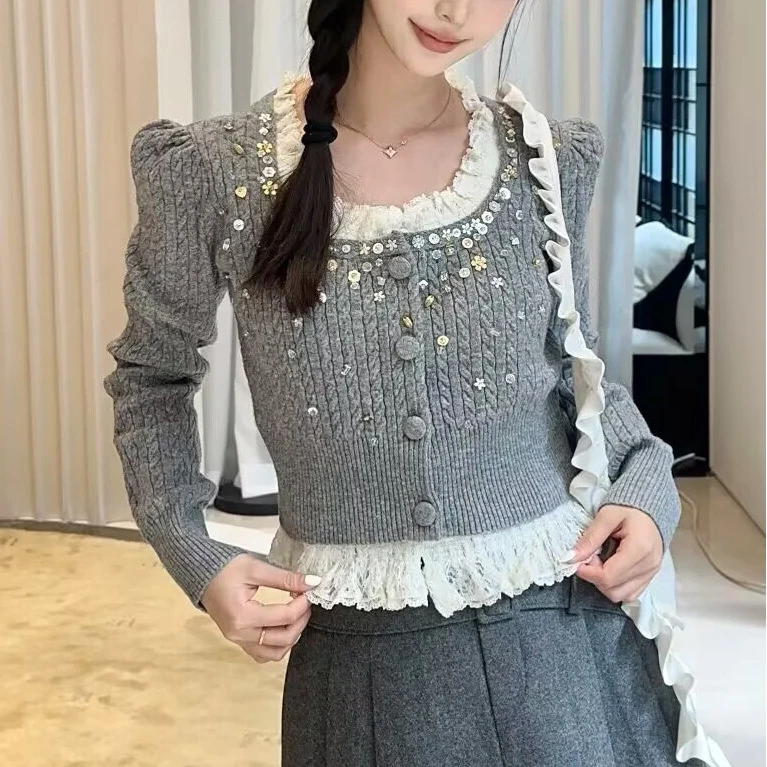 枫枫2025秋冬新款假两件拼接蕾丝黑色钉珠亮片点缀短款针织修身开