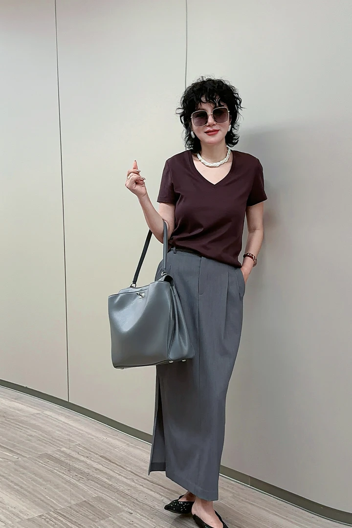 时尚百搭休闲V领紫色短袖T恤/B008