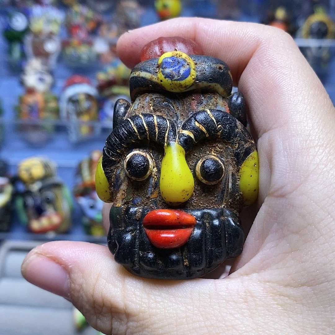 颈饰琉璃可爱的张飞