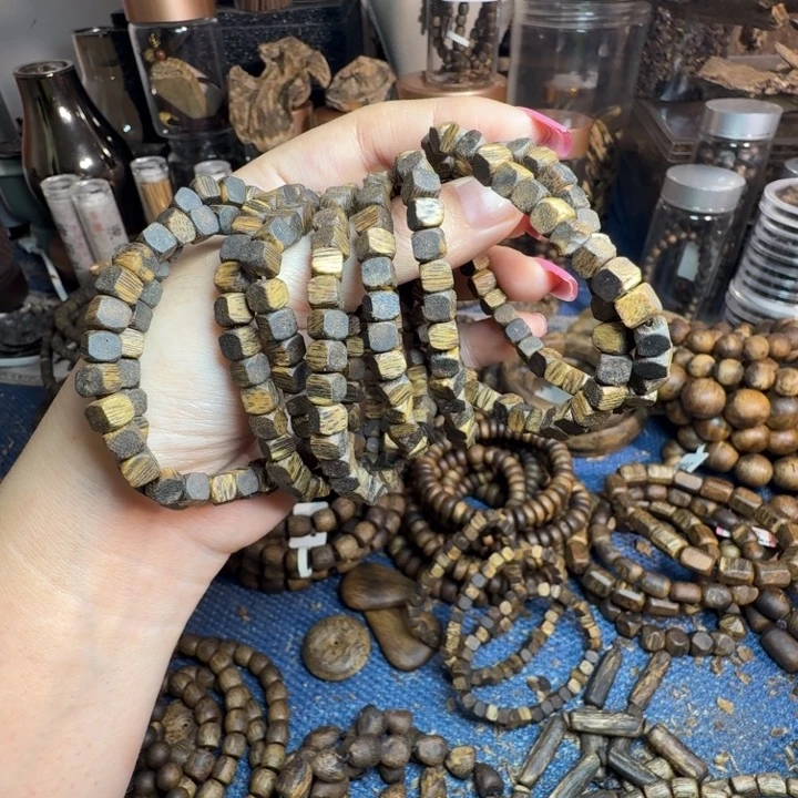 沉香碎屑沉香方糖05板头张勺子海南