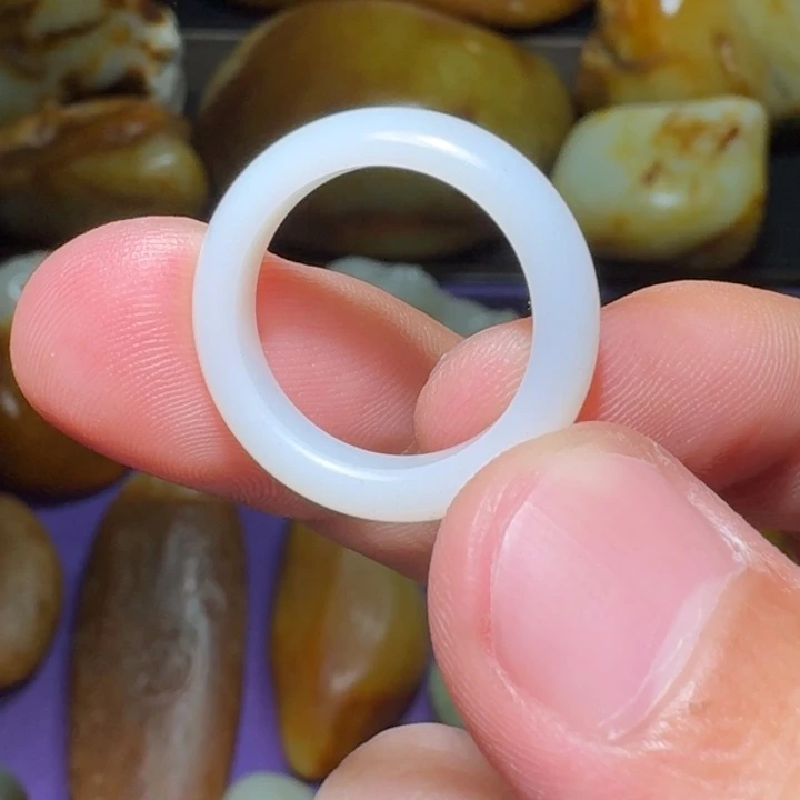 五***哥和田玉未镶嵌颈饰