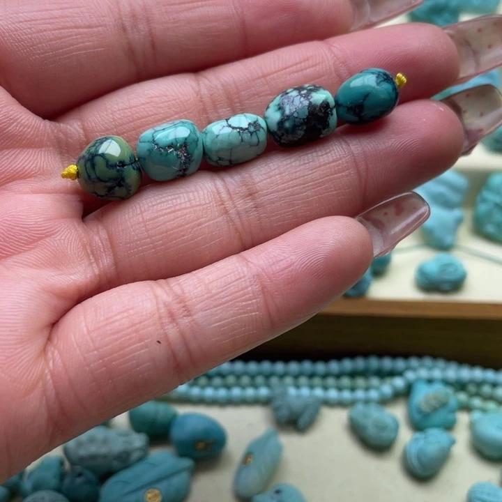 绿松石颈饰未镶嵌