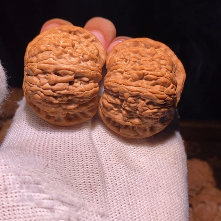 ****⺌文玩核桃吊坠全品42闷白