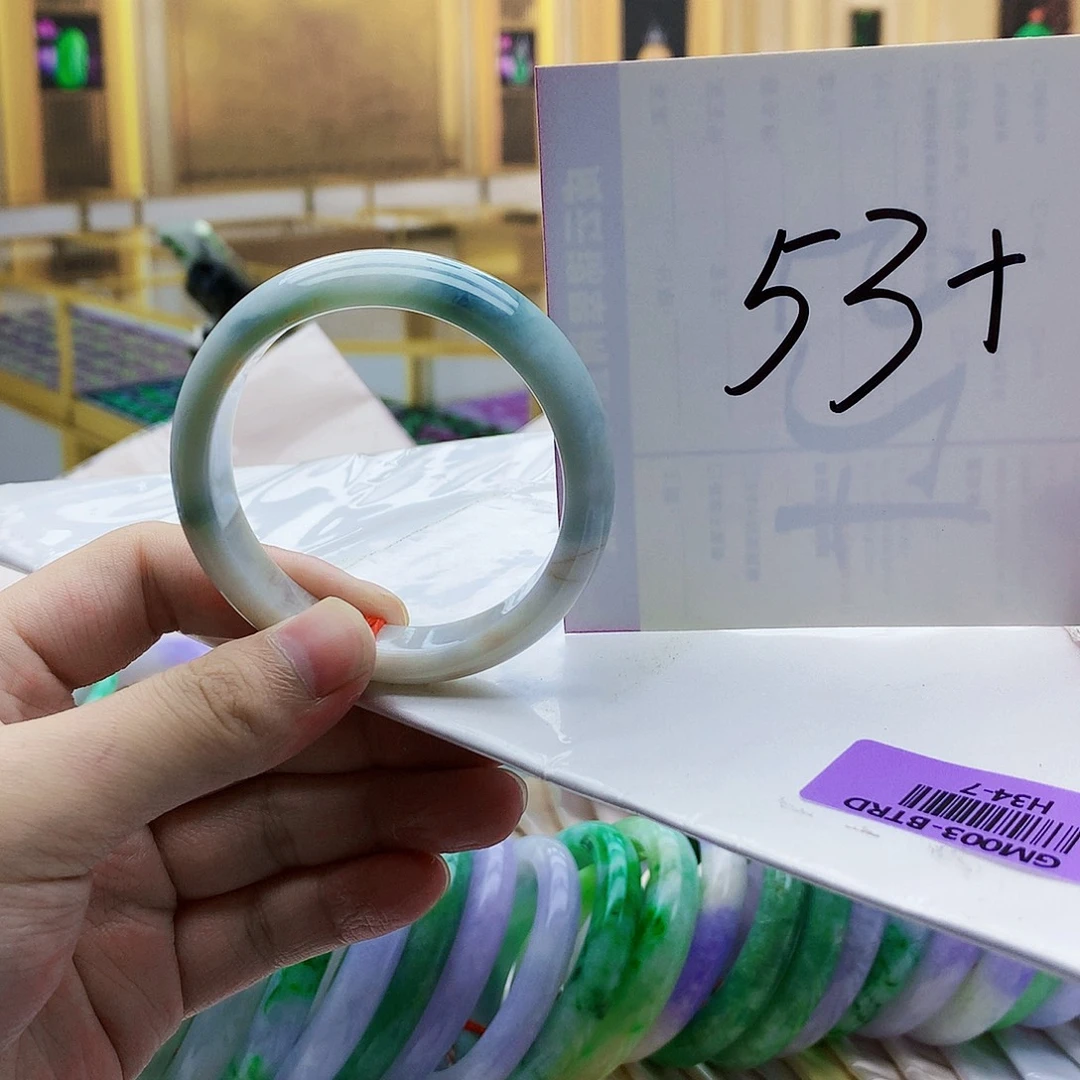 翡翠未镶嵌手镯vvvvvv