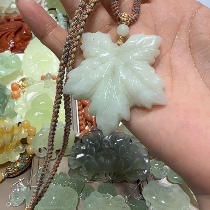蛇纹石玉吊坠未镶嵌