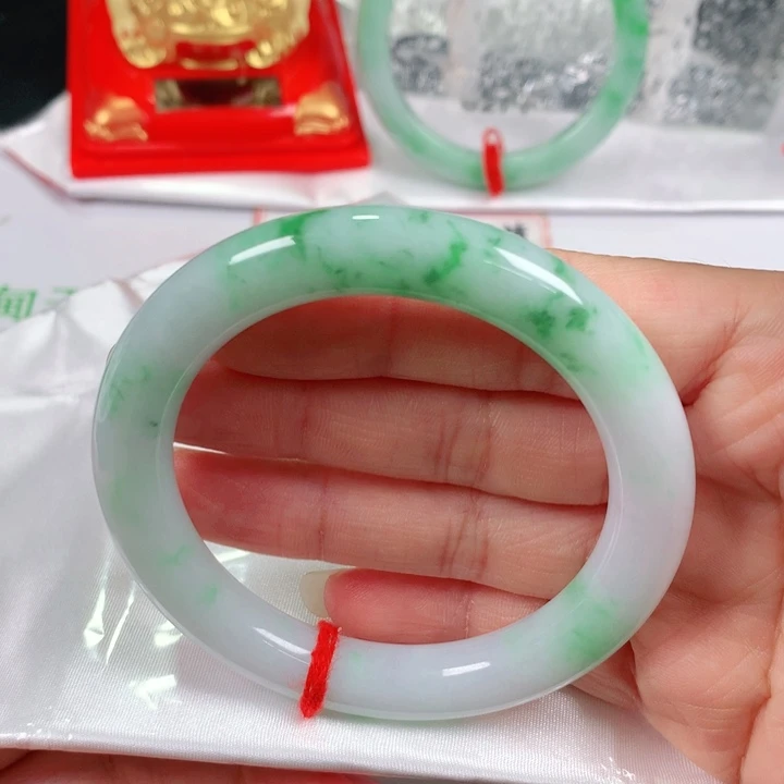 未镶嵌手镯翡翠晴*?  圆条54.2