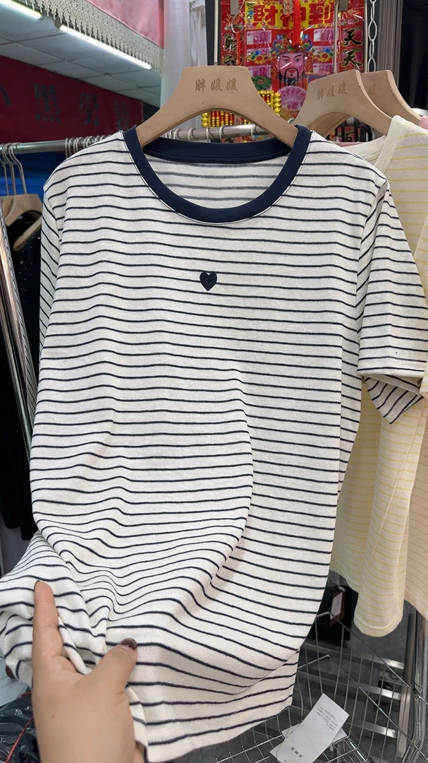 刺绣爱心条纹半袖体恤