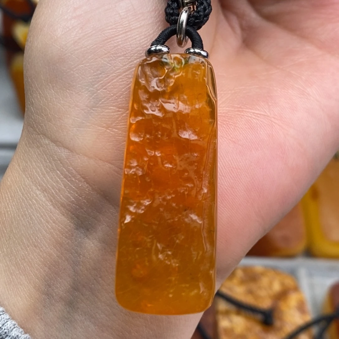 琥珀吊坠(赠链)未镶嵌