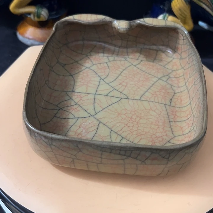 瓷片摆件等各种工具进行