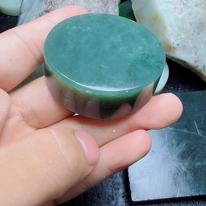 未镶嵌和田玉（糖玉）珠宝奇石
