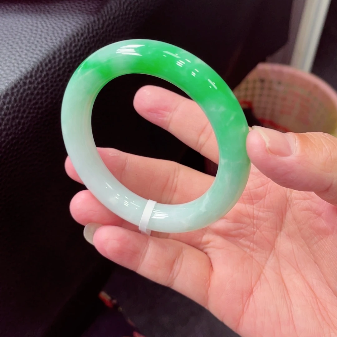 菡***姐未镶嵌手镯翡翠翡翠